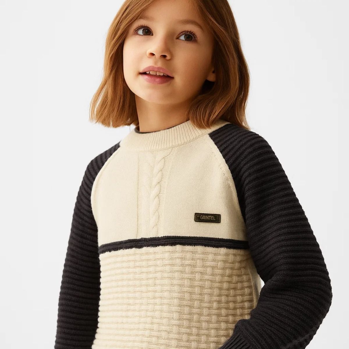 Light Grey Round Neck Knitted Sweater (A-3693)